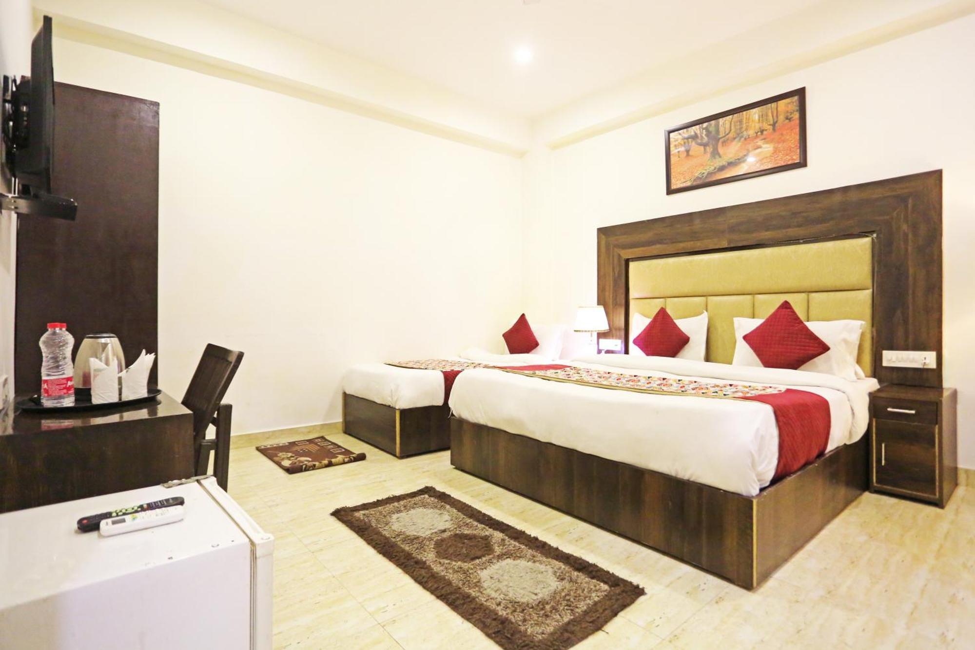 Airport Hotel Kiara - New Delhi Airport Exterior foto